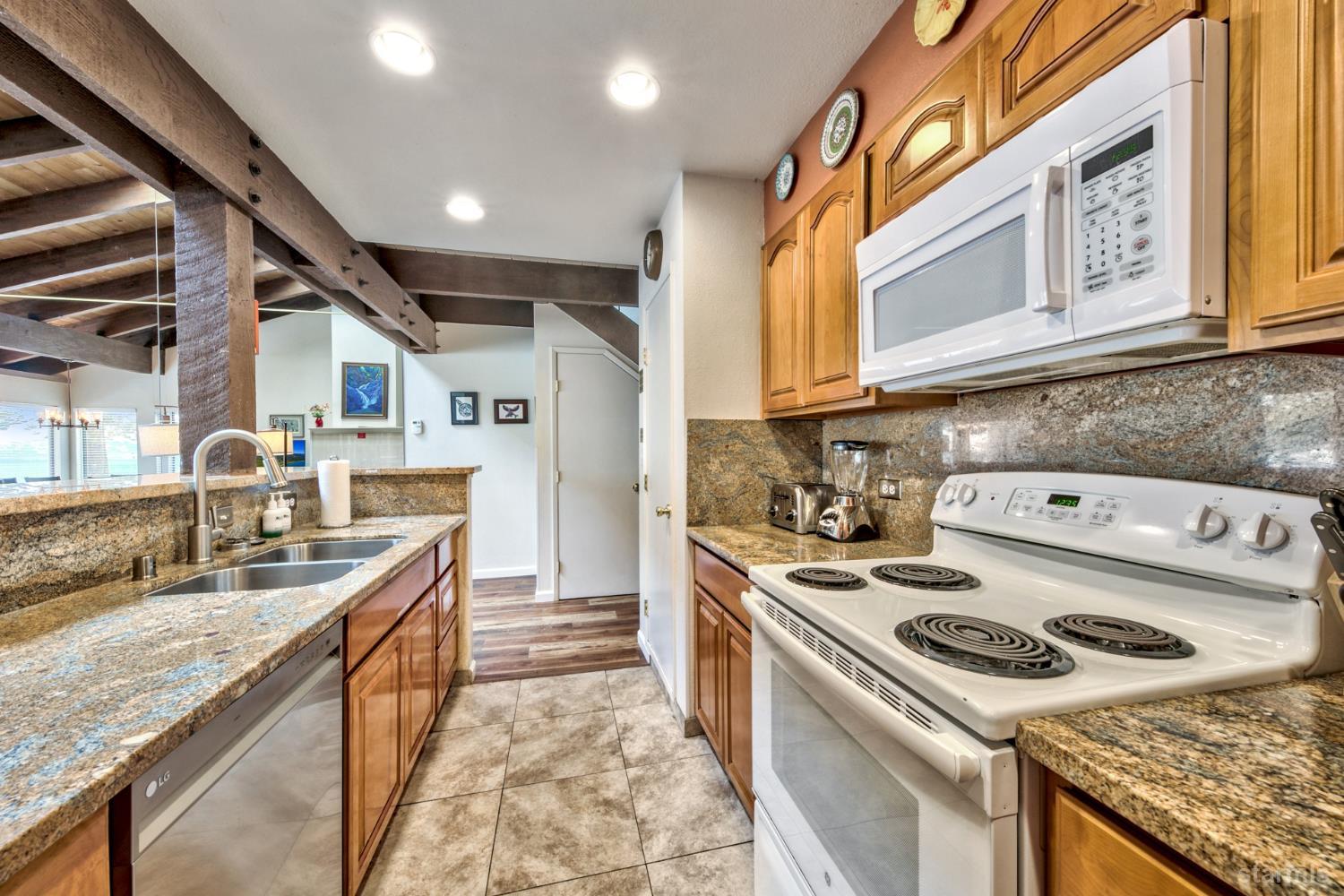 3535 Lake Tahoe Blvd Apt 603, South Lake Tahoe, CA, 96150, USA, 5 Bedrooms Bedrooms, ,3 BathroomsBathrooms,Townhouse,Active,3535 Lake Tahoe Blvd Apt 603,142982