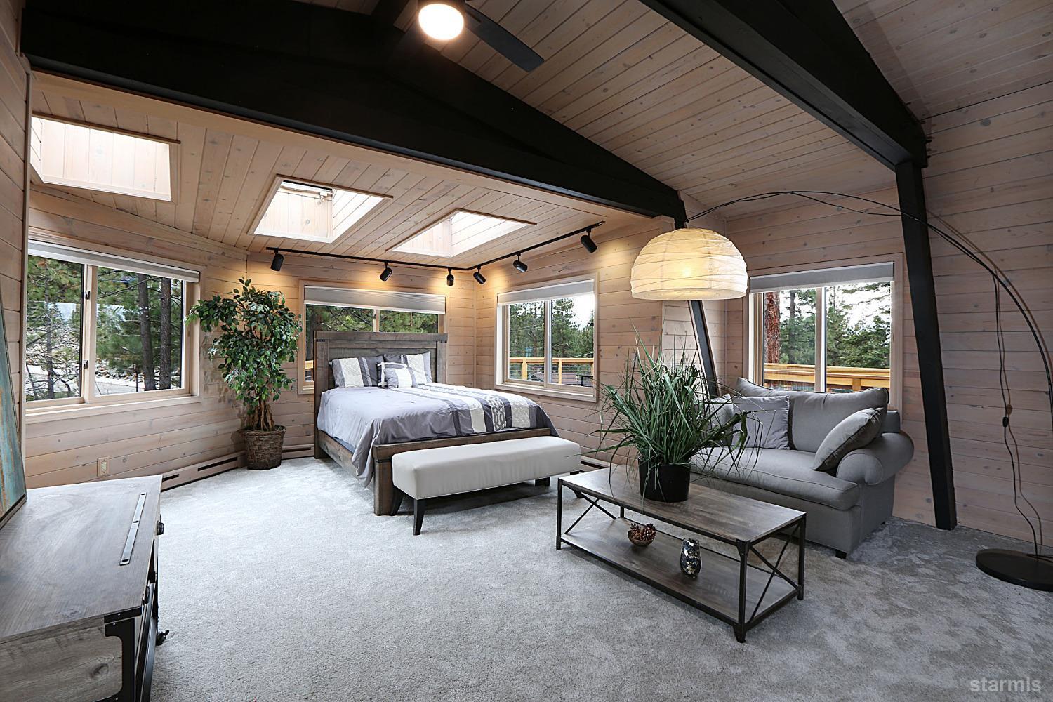 1322 Knoll Lane