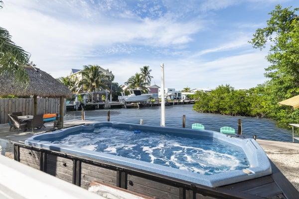 8188 AVIATION BLVD, MARATHON, FL 33050 - Image 760b321bb34ea9b3c75111d17b1d293e/2953715501