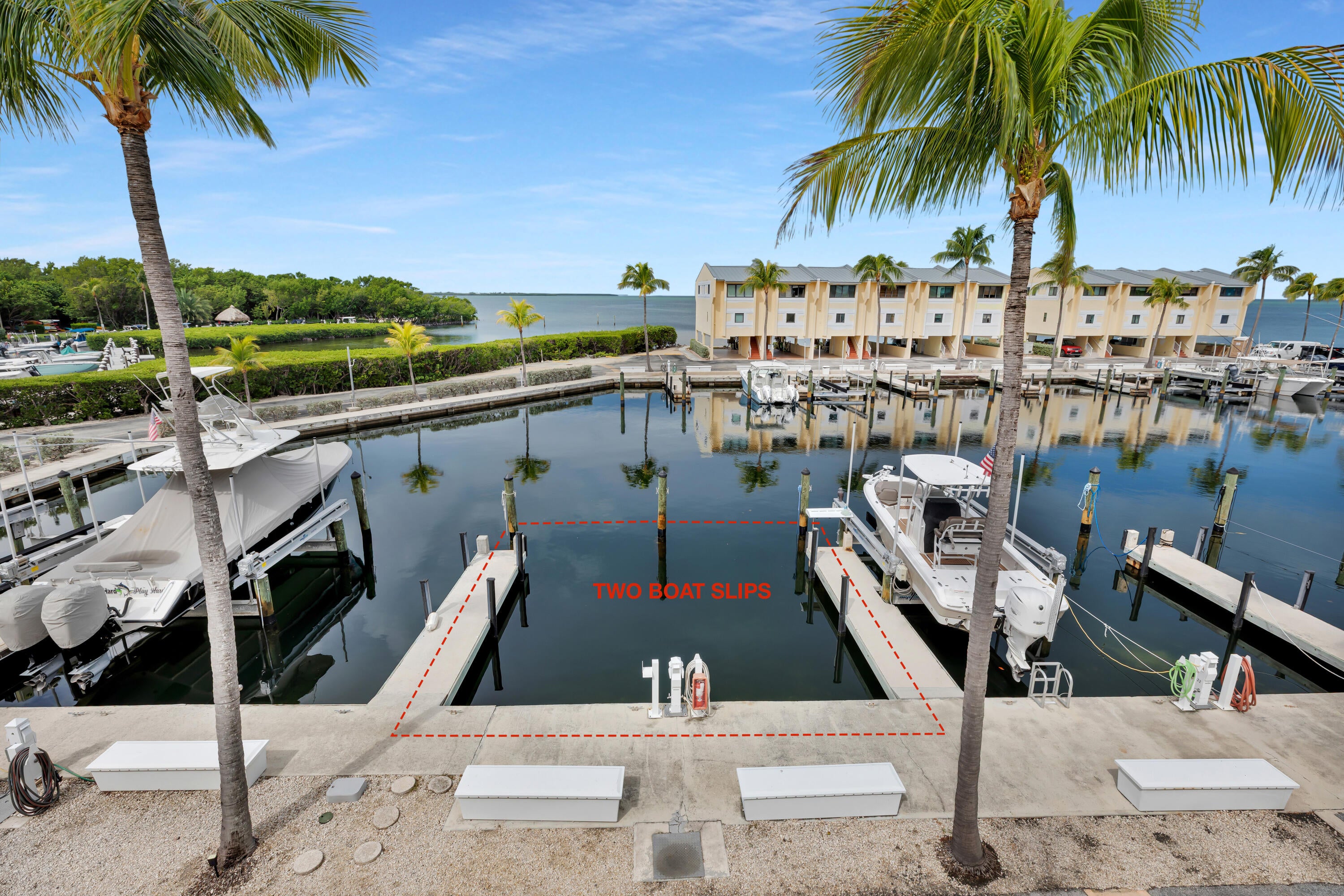 88540 Overseas Highway 716