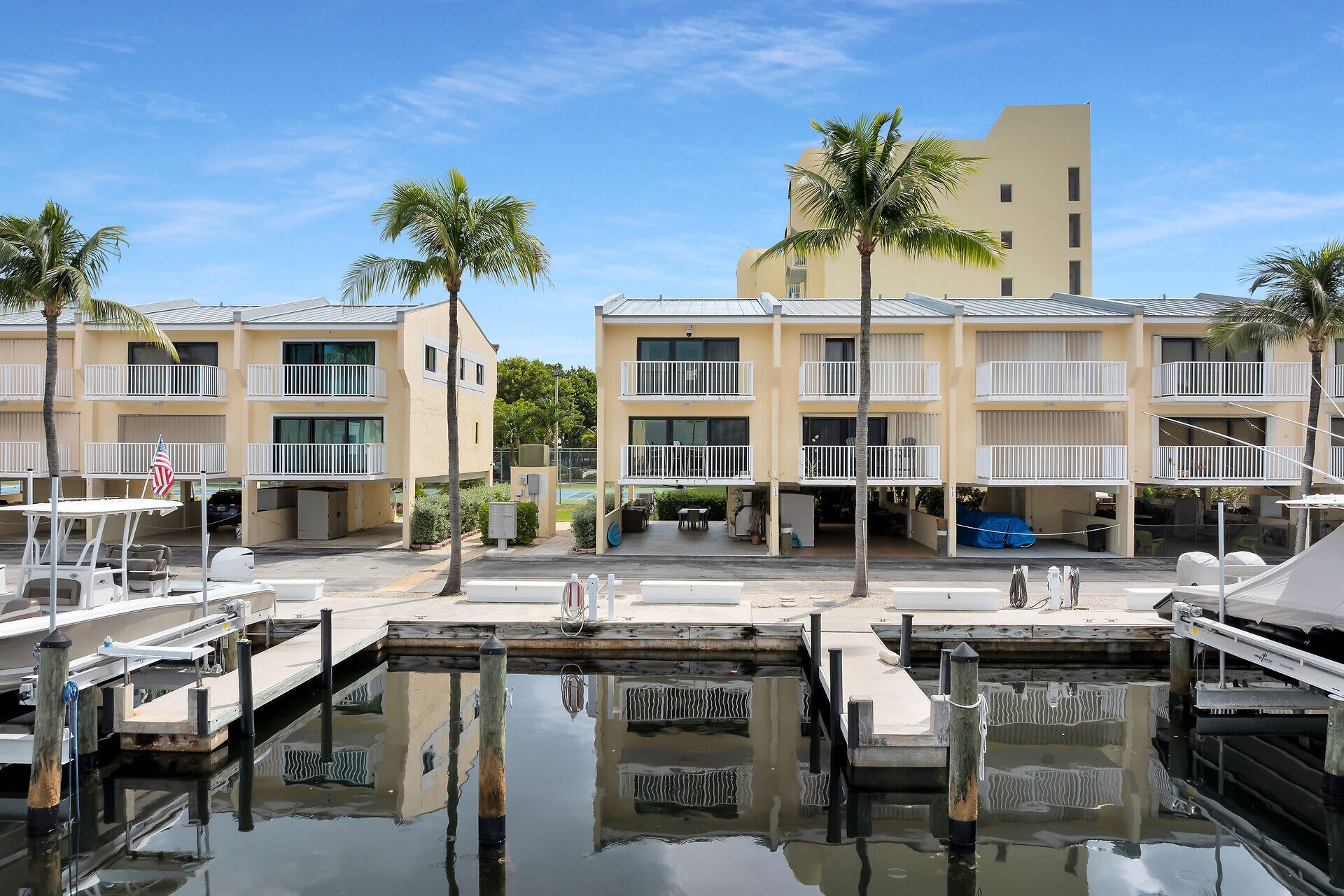 88540 Overseas Highway 716