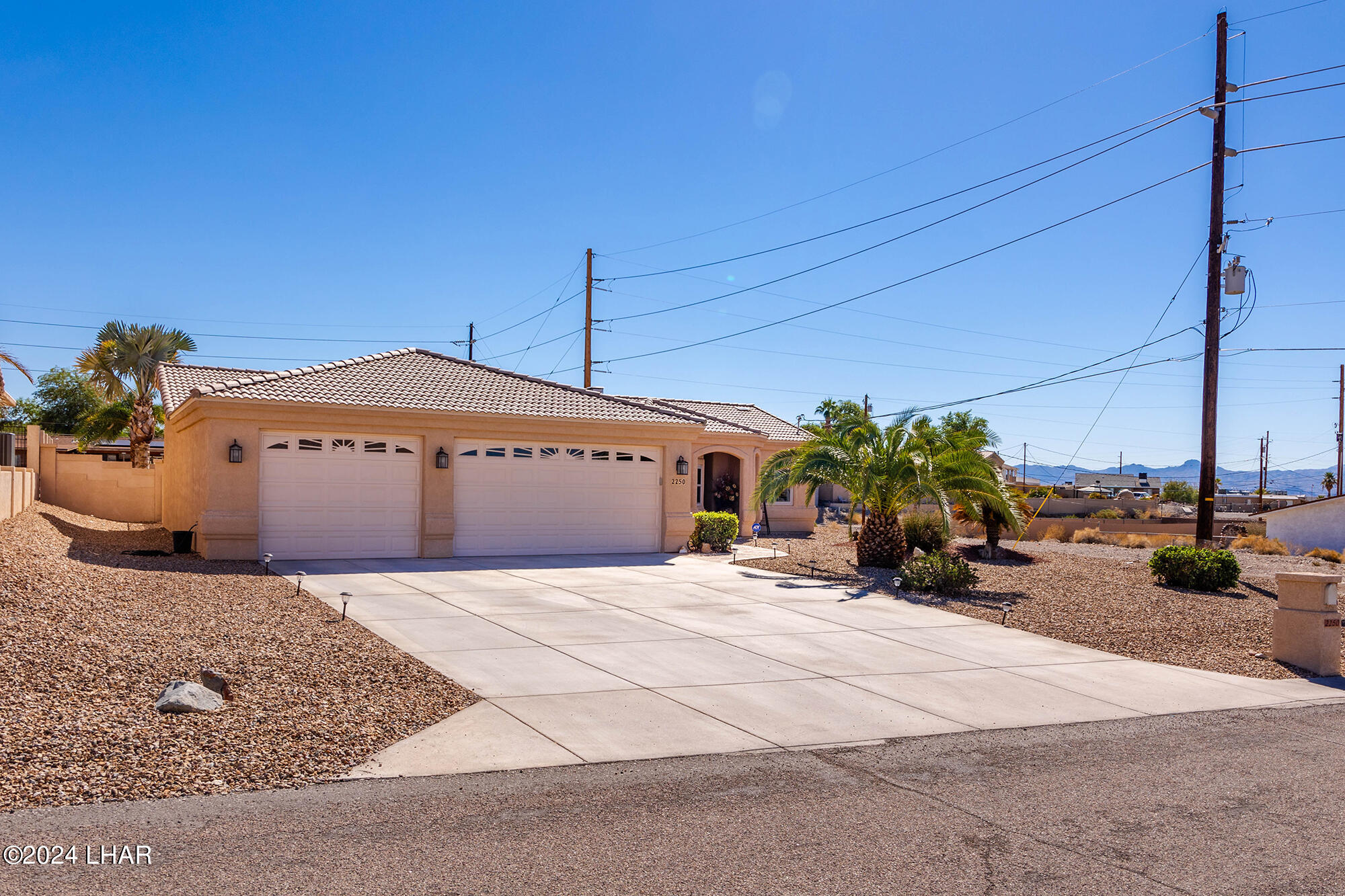 2250 Hillside Dr Lake Havasu City, AZ - MLS#: 1032576 - 3 Bed, 2 Bath ...