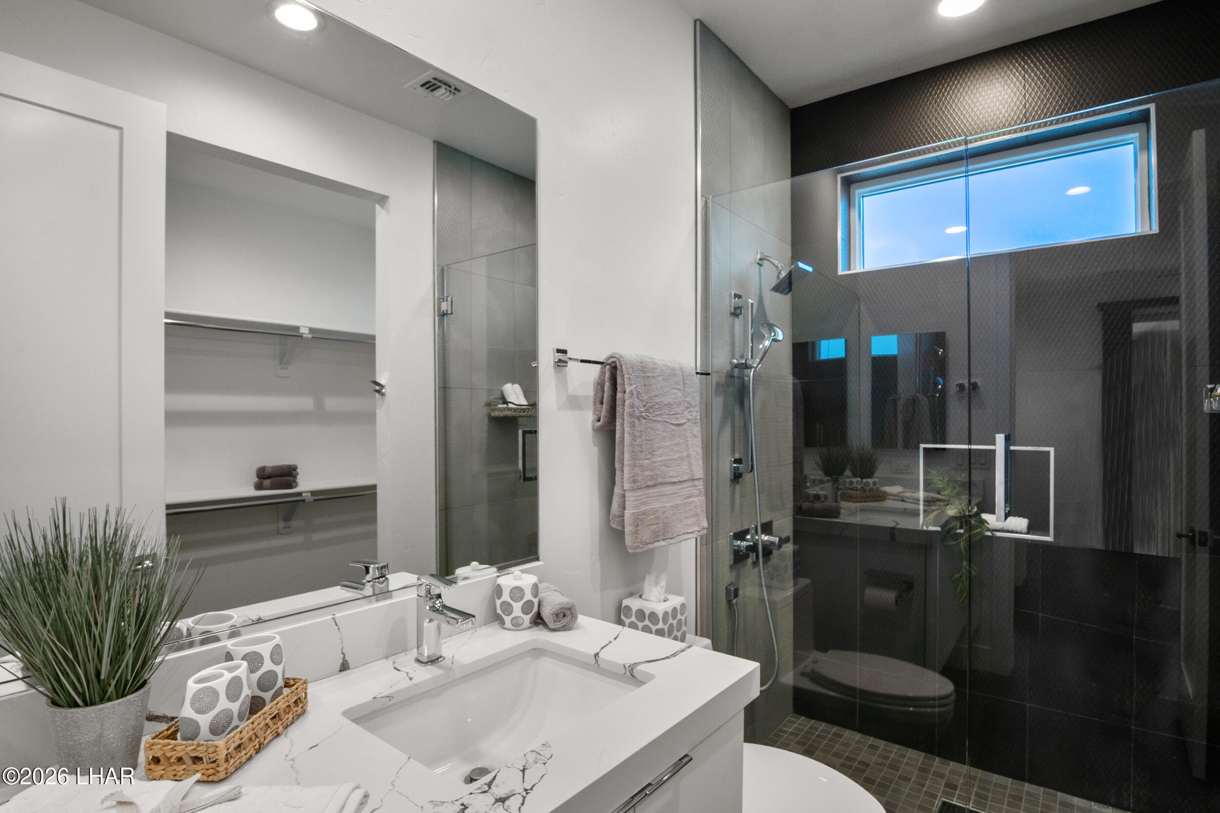 Lake Havasu City, Arizona, 86404, United States, 4 Bedrooms Bedrooms, ,5 BathroomsBathrooms,Residential,Active,2014618