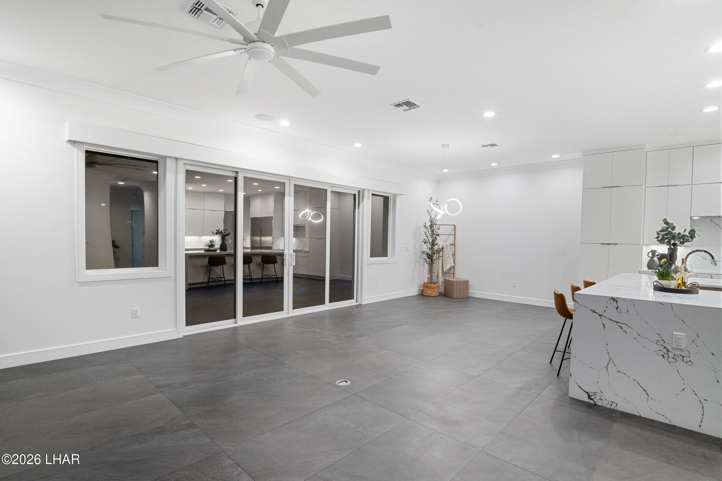 Lake Havasu City, Arizona, 86404, United States, 4 Bedrooms Bedrooms, ,5 BathroomsBathrooms,Residential,Active,2014618
