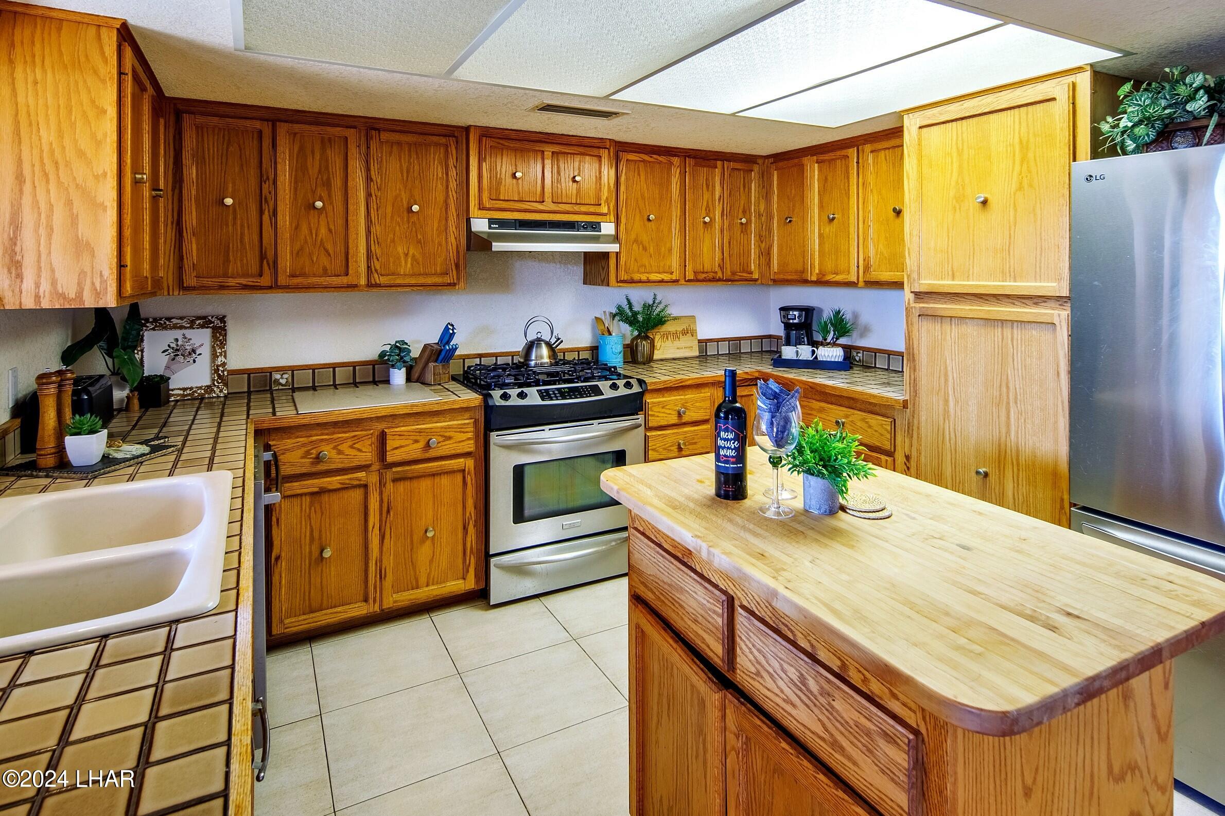 3336 Saddleback Dr Lake Havasu City, AZ MLS 1032631 3 Bed, 2 Bath