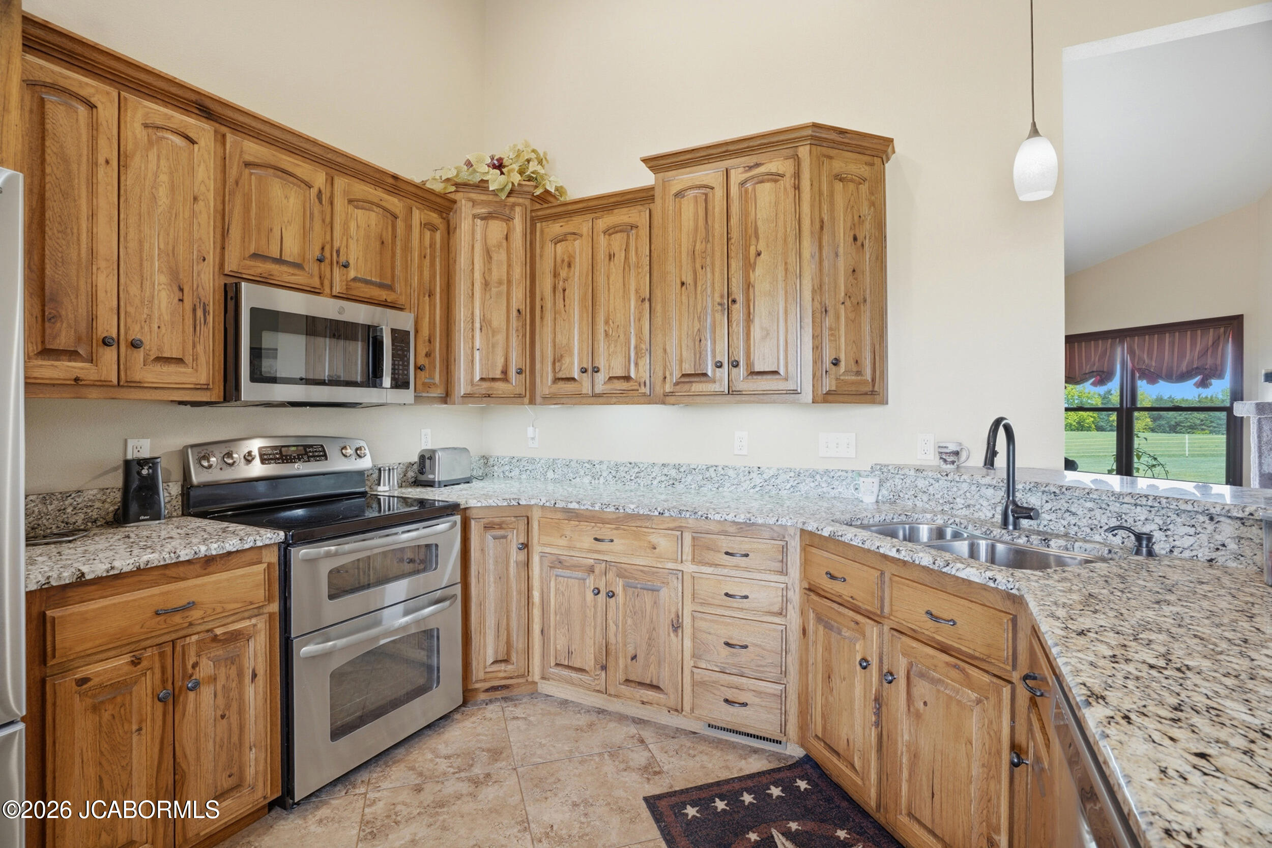New Bloomfield, Missouri, 65063, United States, 3 Bedrooms Bedrooms, ,3 BathroomsBathrooms,Residential,Active,2043449