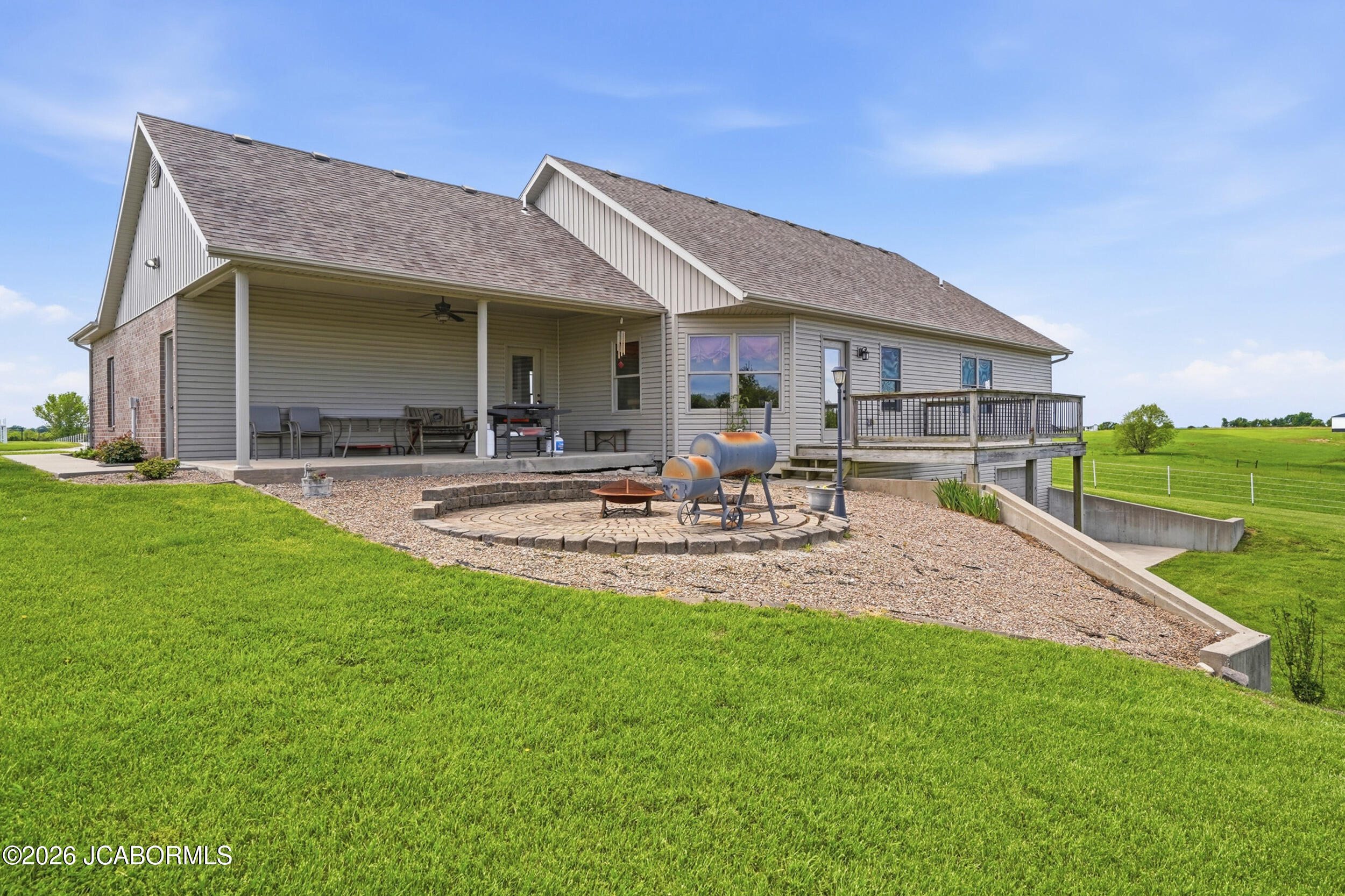 New Bloomfield, Missouri, 65063, United States, 3 Bedrooms Bedrooms, ,3 BathroomsBathrooms,Residential,Active,2043449
