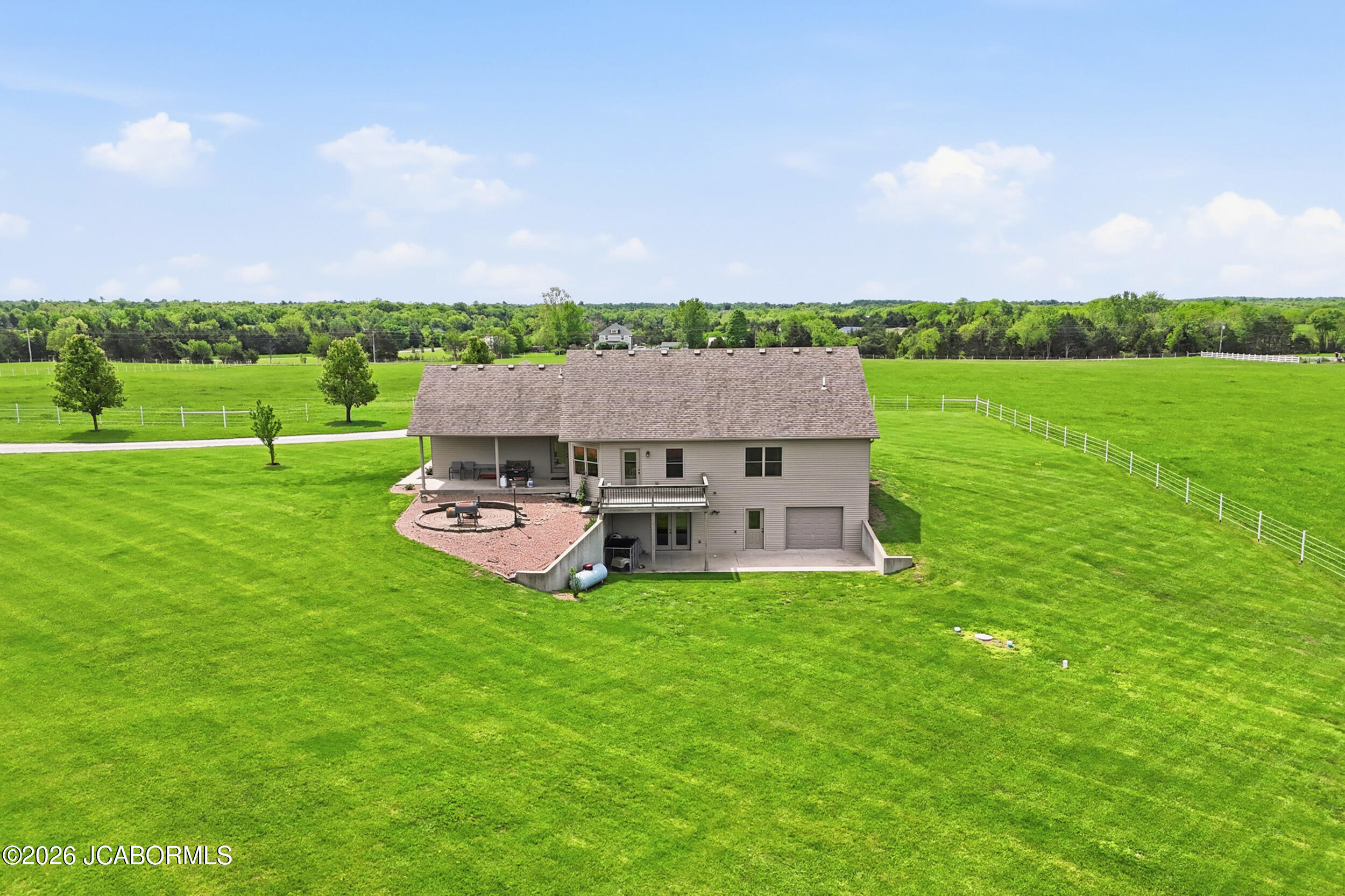 New Bloomfield, Missouri, 65063, United States, 3 Bedrooms Bedrooms, ,3 BathroomsBathrooms,Residential,Active,2043449