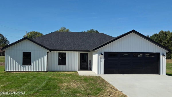 1013 COLORADO AVENUE, ELDON, MO 65026 - Image d258334c6ea859652d66e437ebd90a67/1997676082