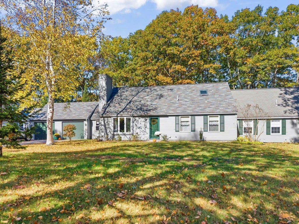 Photo of 31 Willow Grove Road #31, Brunswick, ME 04011 (MLS # 1685207)