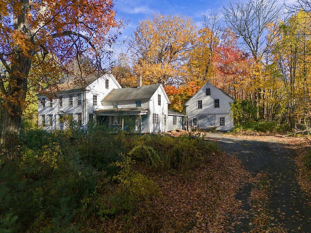 Photo of 226 Pond Road, Manchester, ME 04351 (MLS # 1686120)