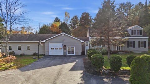 Photo of 124 Ossipee Trail E, Gorham, ME 04038 (MLS # 1685512)