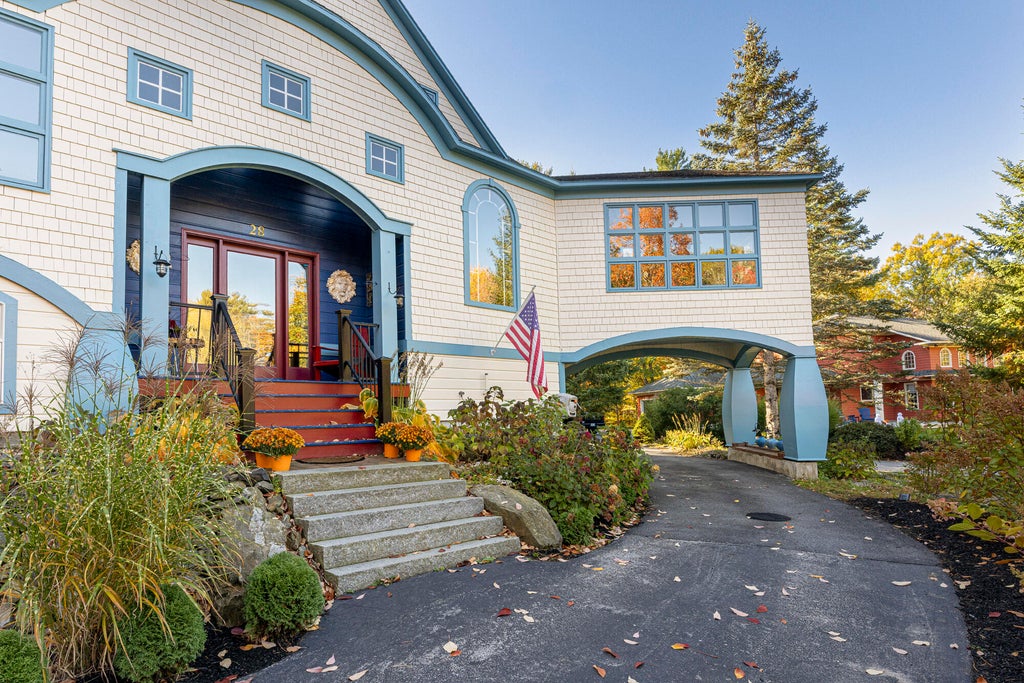 Photo of 28 Redlon Park Road, Portland, ME 04102 (MLS # 1684998)