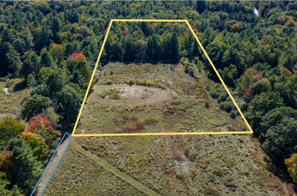 Photo of 118 Tuttle Road, Cumberland, ME 04021 (MLS # 1685421)