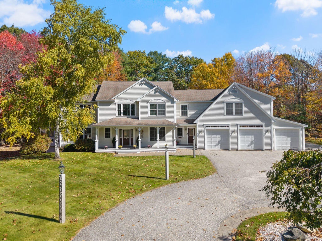 Photo of 4 Divot Drive, Gray, ME 04039 (MLS # 1684740)