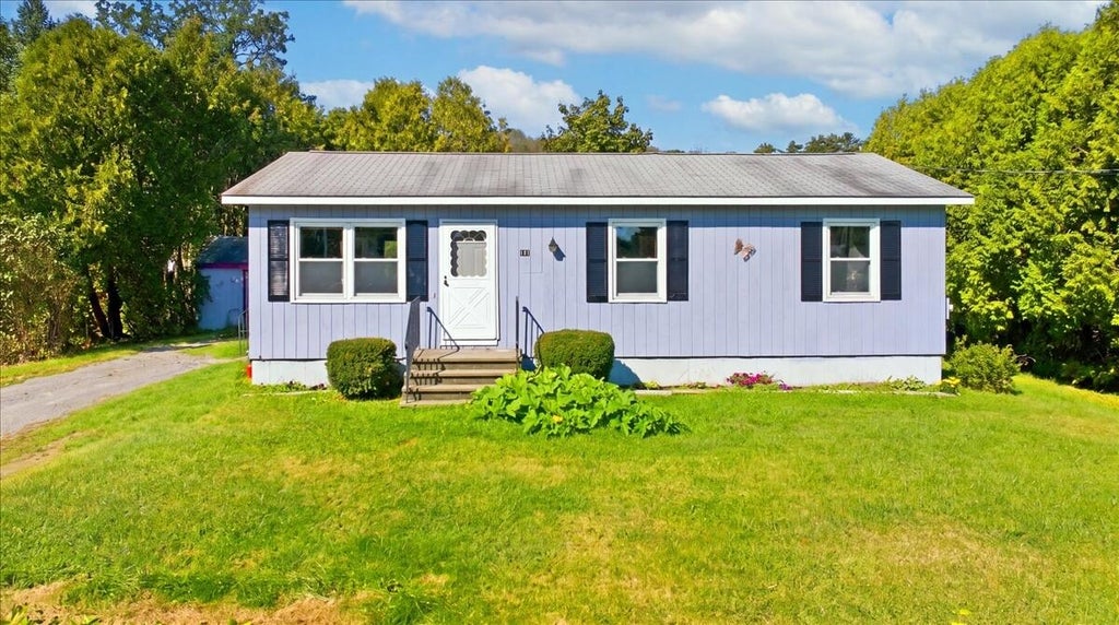 Photo of 121 Rideout Avenue, Lewiston, ME 04240 (MLS # 1681353)