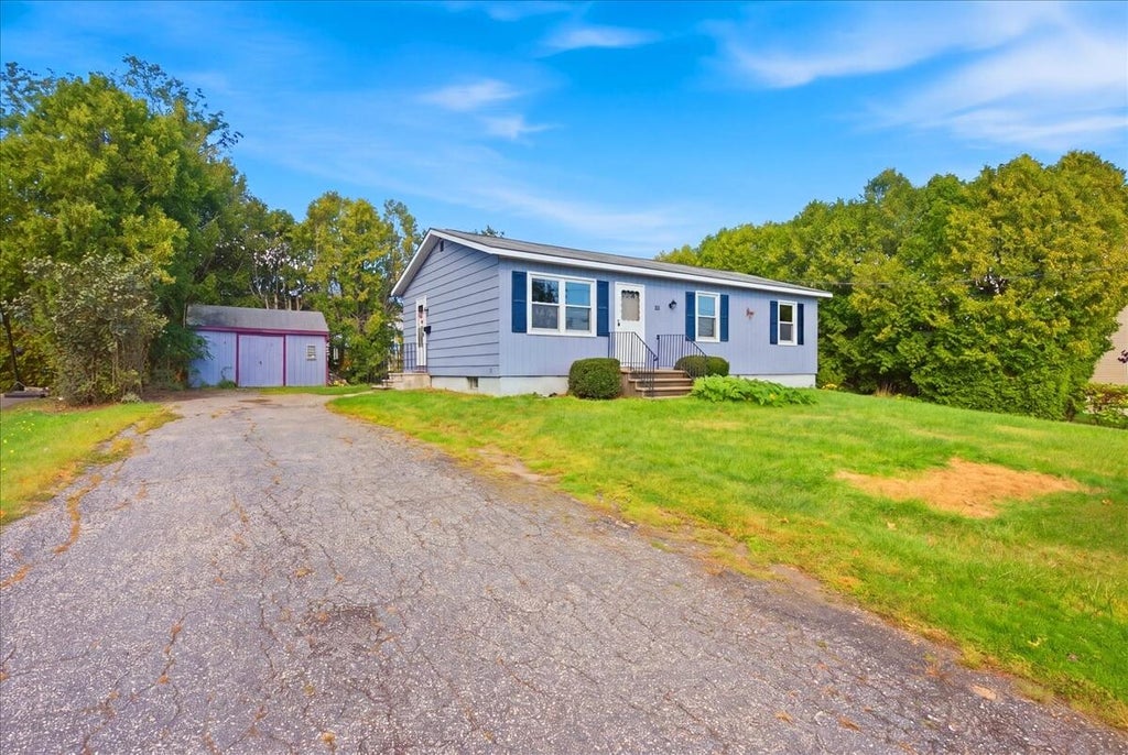 Photo of 121 Rideout Avenue, Lewiston, ME 04240 (MLS # 1681353)