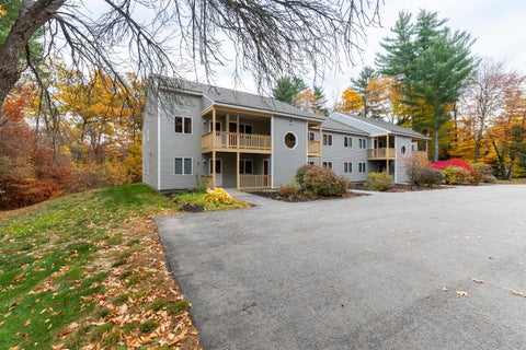 Photo of 77 Northbrook Circle #E33, Conway, NH 03860 (MLS # 1686006)