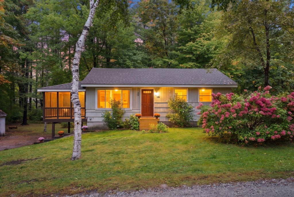 Photo of 16 Hideaway Lane, Falmouth, ME 04105 (MLS # 1683483)