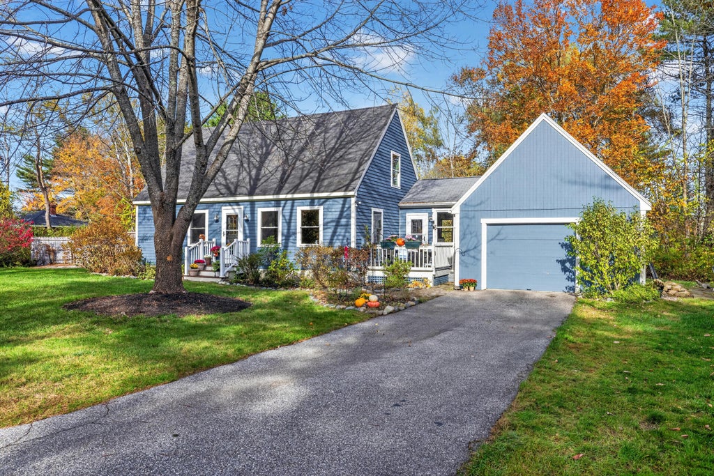 Photo of 4 Penny Lane, Kennebunk, ME 04043 (MLS # 1685344)
