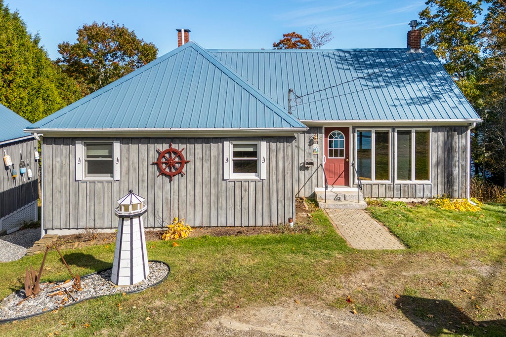 Photo of 4 Crest Avenue, Boothbay Harbor, ME 04538 (MLS # 1685140)