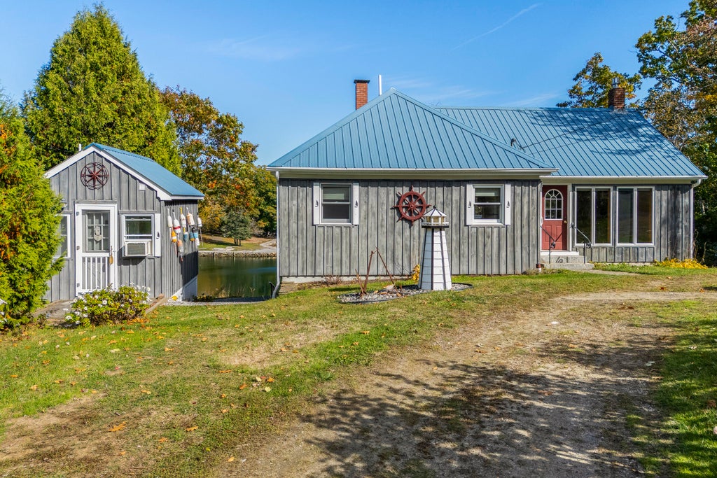 Photo of 4 Crest Avenue, Boothbay Harbor, ME 04538 (MLS # 1685140)