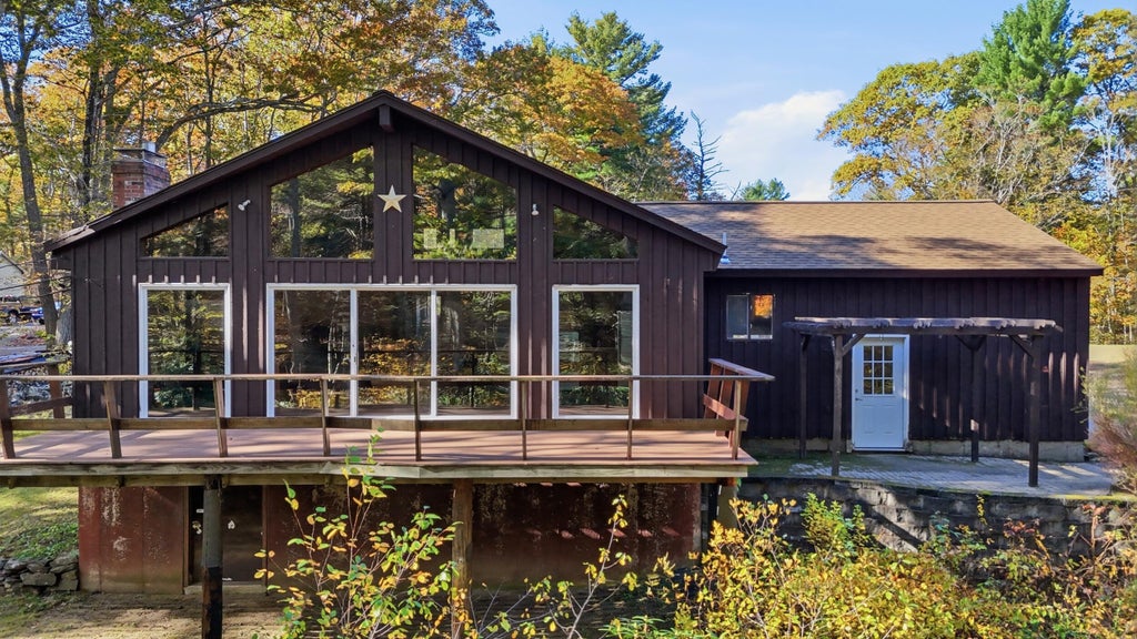 Photo of 109 Bartlett Road, Kittery, ME 03905 (MLS # 1685137)