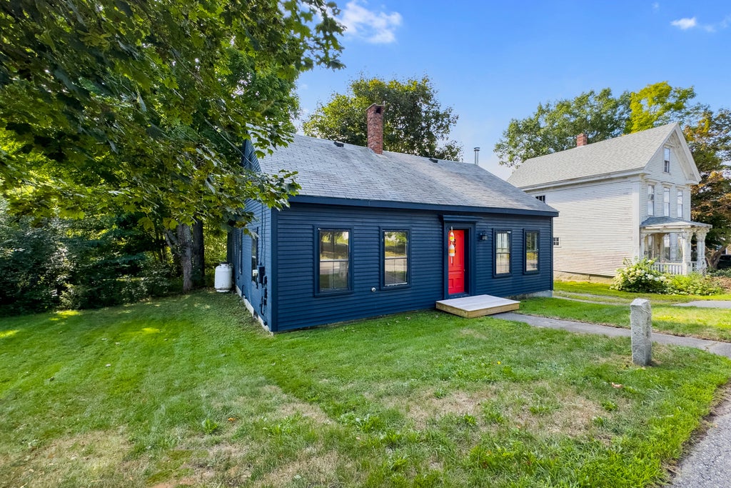 Photo of 975 Main Street, Waldoboro, ME 04572 (MLS # 1678626)