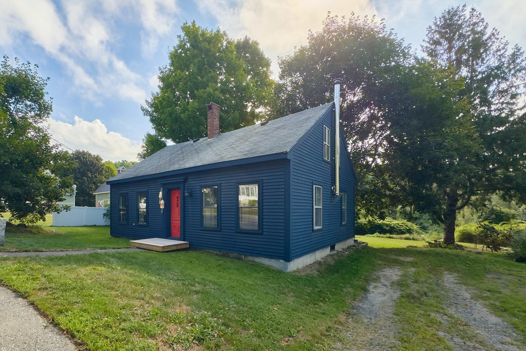 Photo of 975 Main Street, Waldoboro, ME 04572 (MLS # 1678626)