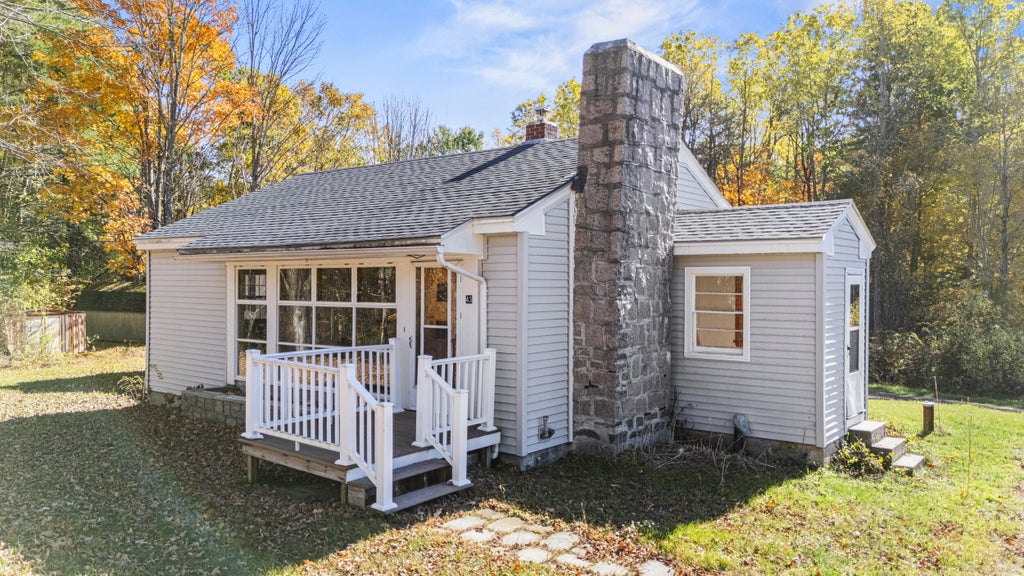Photo of 43 Richards Lane, Freeport, ME 04032 (MLS # 1685373)
