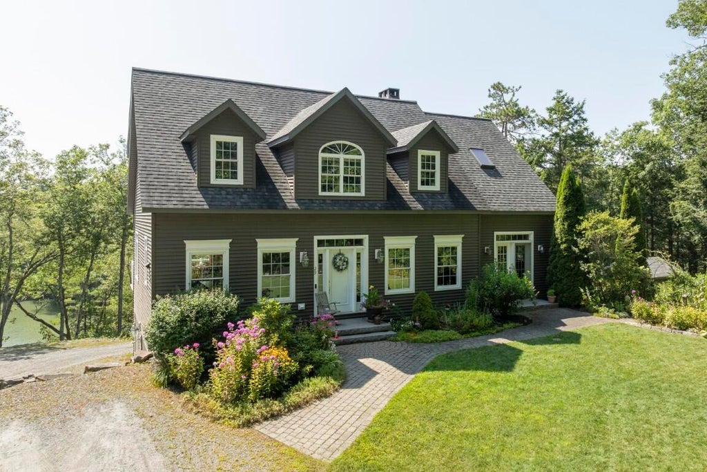 Photo of 29 Wiscasset Road, Boothbay, ME 04537 (MLS # 1679992)