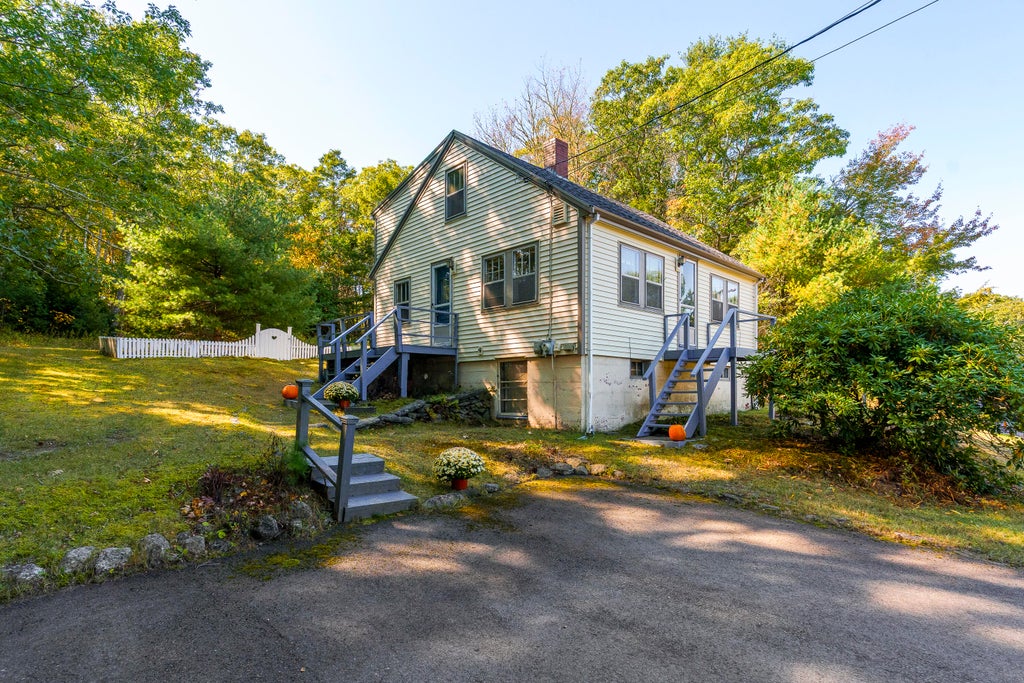 Photo of 247 Ocean Point Road, Boothbay Harbor, ME 04538 (MLS # 1680276)