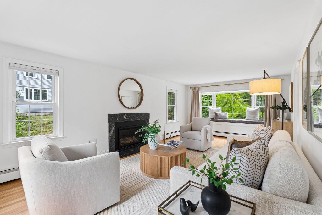Photo of 20 Ledgewood Lane, Cape Elizabeth, ME 04107 (MLS # 1682621)