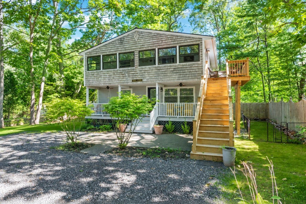 Photo of 3 Sylvan Circuit, York, ME 03902 (MLS # 1684235)