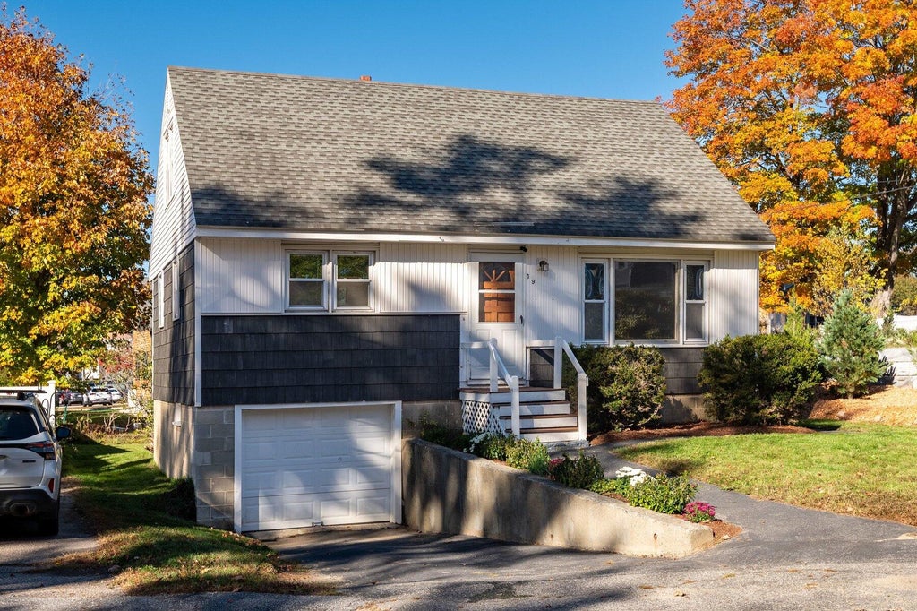 Photo of 39 Williams Avenue, Kittery, ME 03904 (MLS # 1685319)