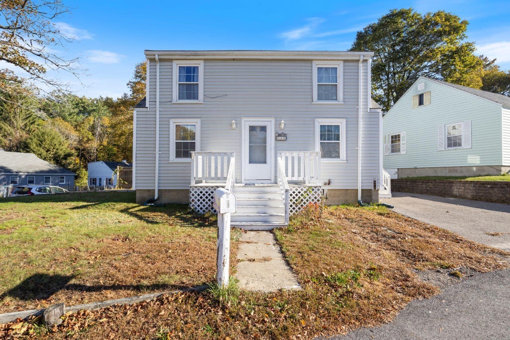 Photo of 1 Halstead Street, Kittery, ME 03904 (MLS # 1685131)