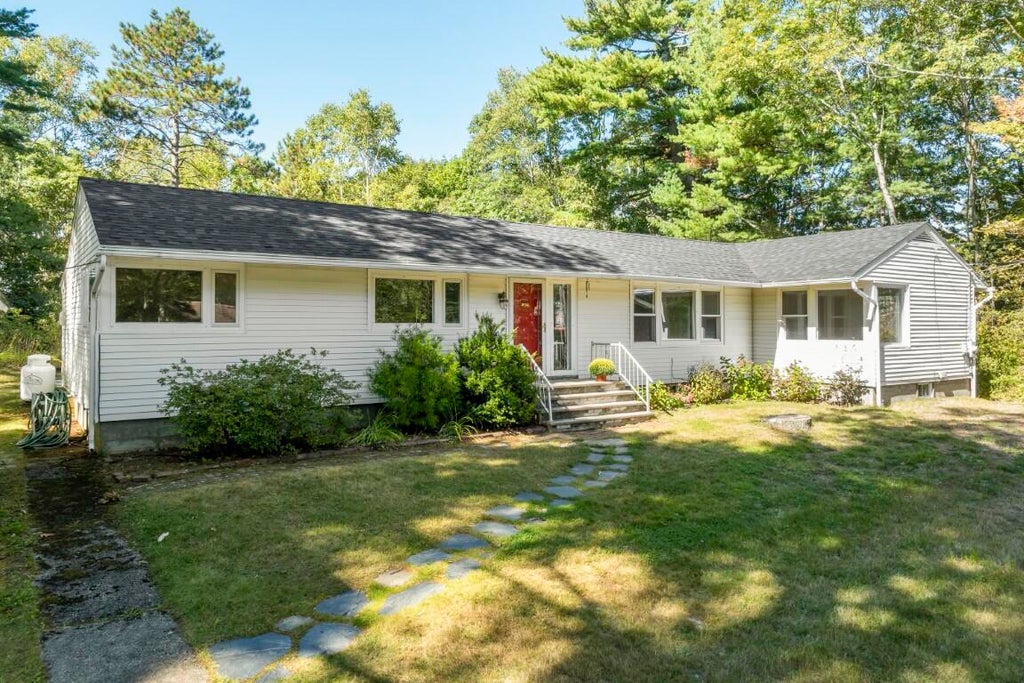 Photo of 447 Wiscasset Road, Boothbay, ME 04537 (MLS # 1661801)