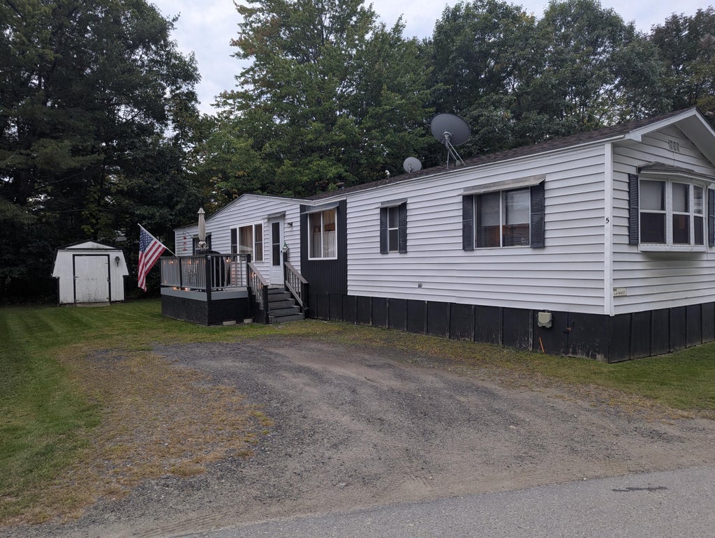 Photo of 5 Victoria Drive, Waterville, ME 04901 (MLS # 1681381)