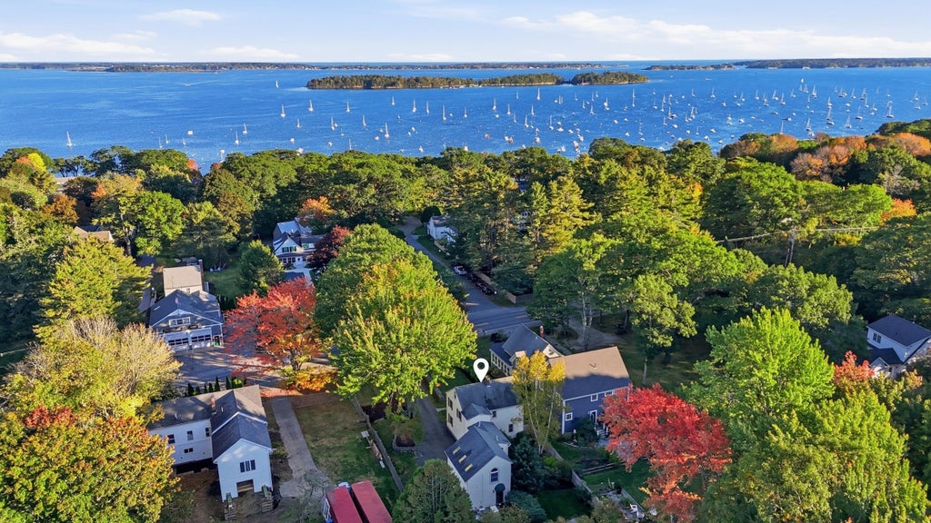 Photo of 284 Foreside Road, Falmouth, ME 04105 (MLS # 1682798)