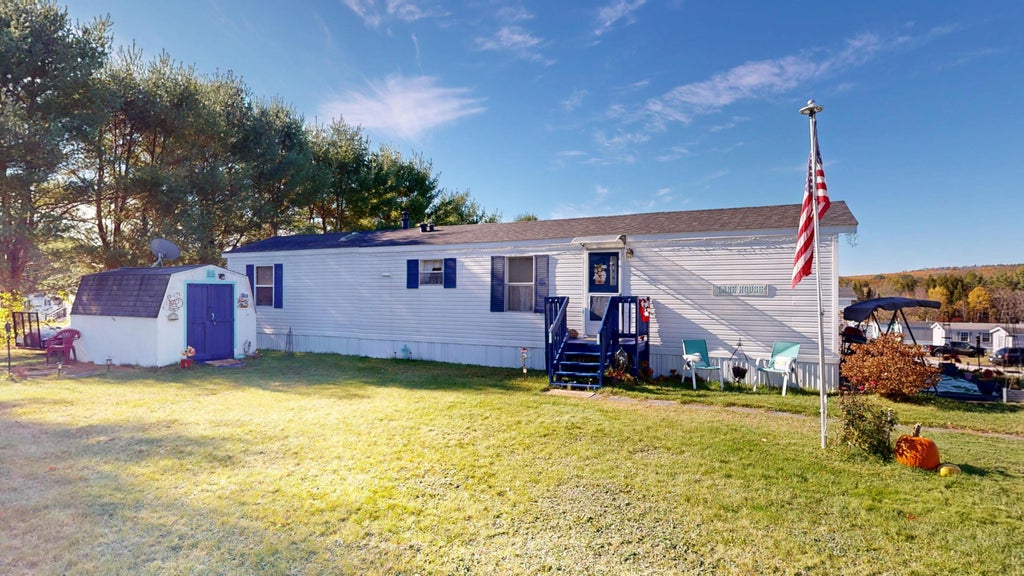 Photo of 18 Dunlop Avenue, Mechanic Falls, ME 04256 (MLS # 1685460)