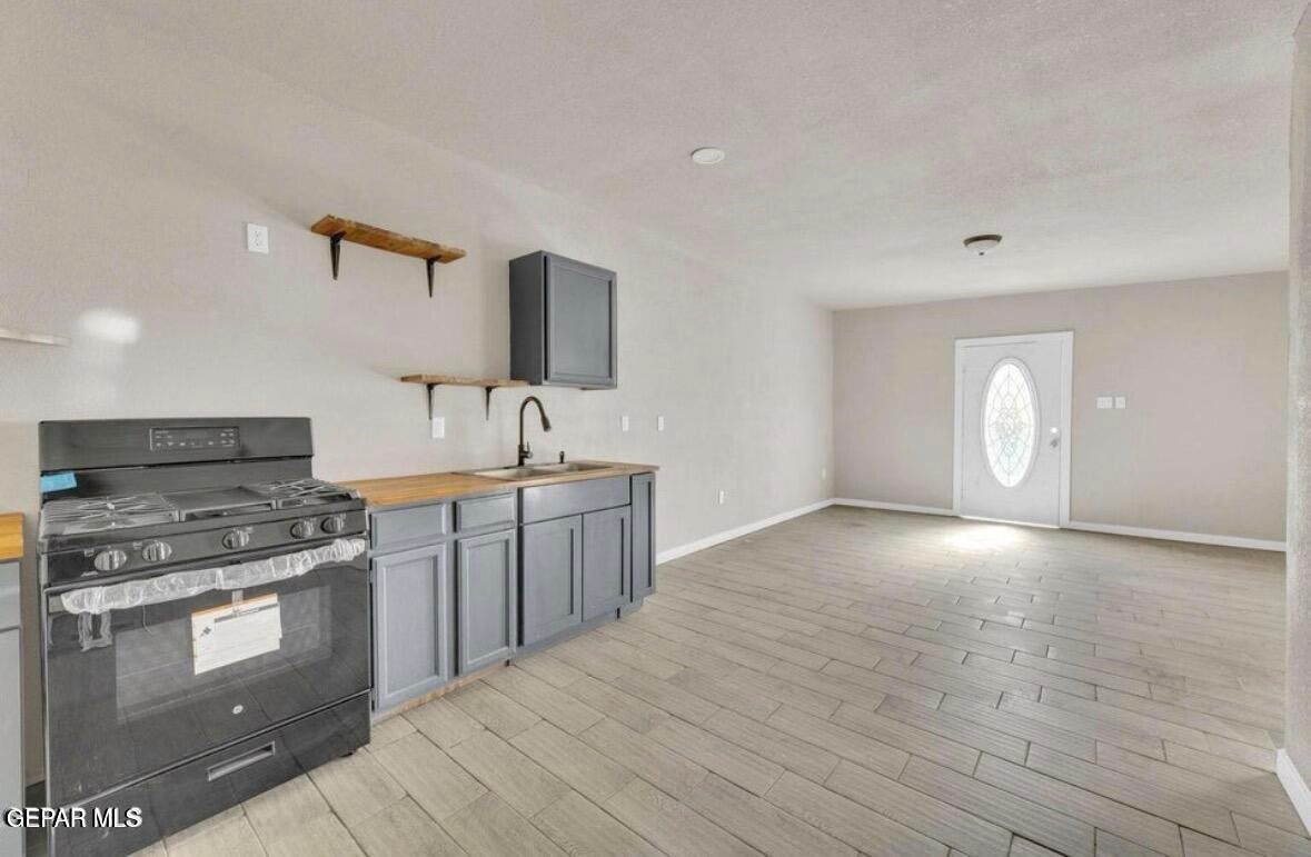 8827 MOUNT ELBERT Drive 4