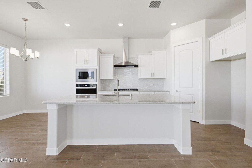 Photo of 13300 EMERALD FIRE Court, El Paso, TX 79928 (MLS # 939376)