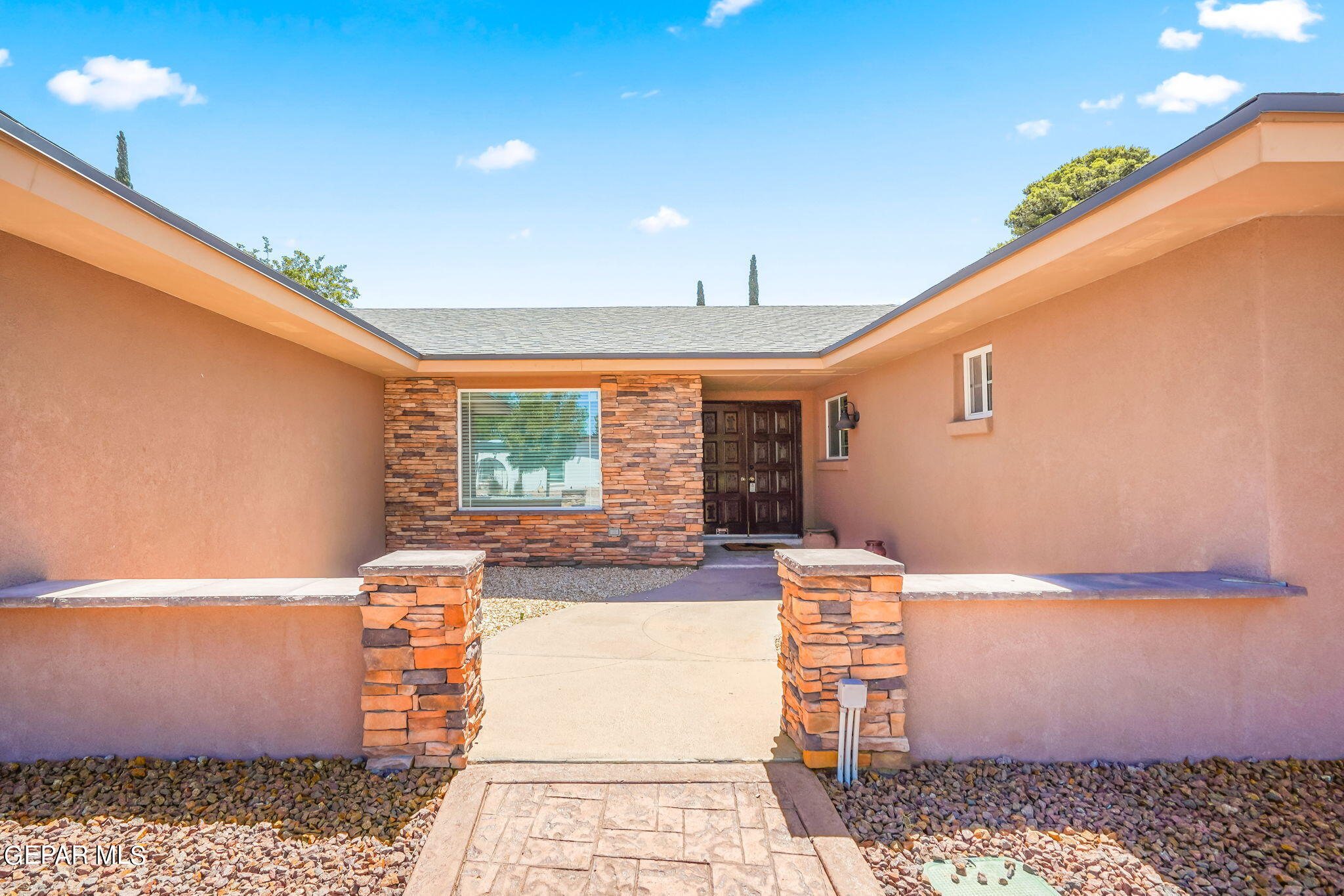 6504 La Cadena Drive