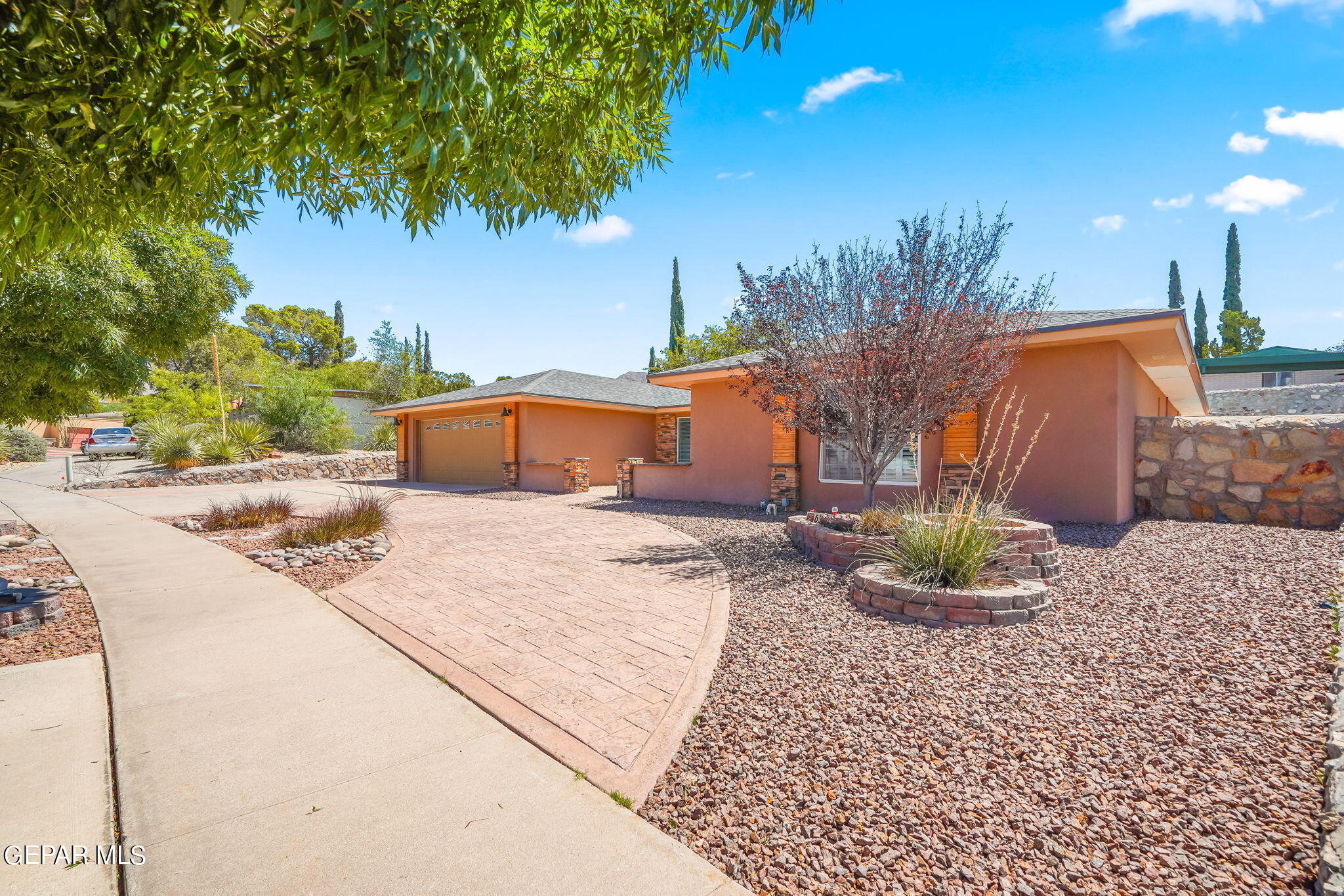 6504 La Cadena Drive