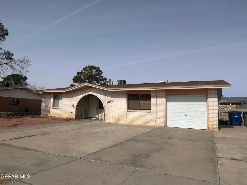 Photo of 10829 IVANHOE Drive, El Paso, TX 79935 (MLS # 937407)