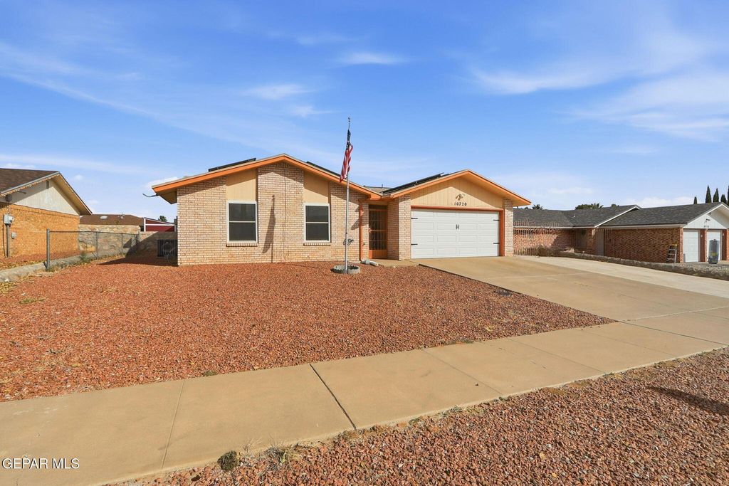 Photo of 10720 Sugarland Drive, El Paso, TX 79924 (MLS # 935390)