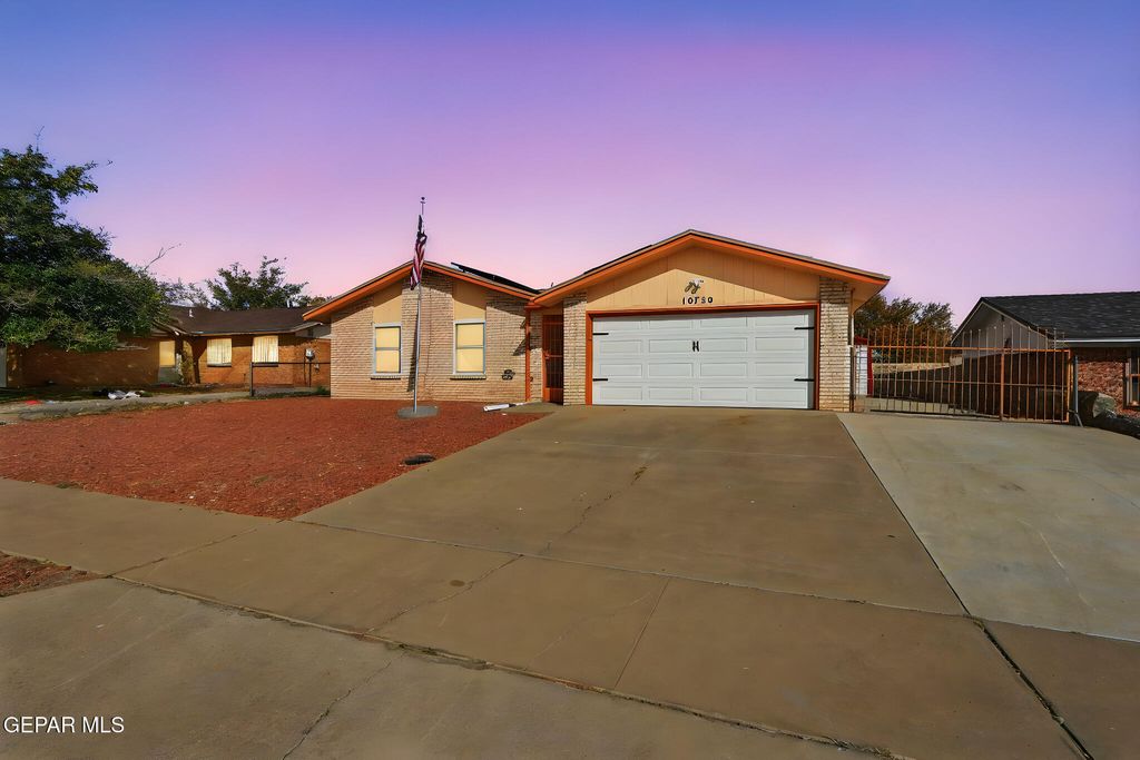 Photo of 10720 Sugarland Drive, El Paso, TX 79924 (MLS # 935390)