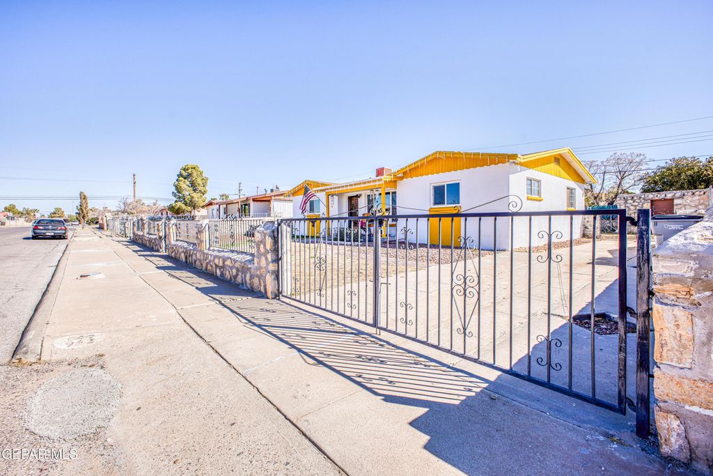 Photo of 952 DUSKIN Drive, El Paso, TX 79907 (MLS # 937851)