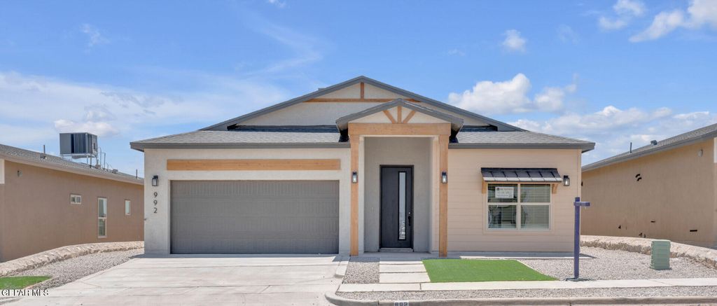 Photo of 13737 CENTRO VISTA, Horizon City, TX 79928 (MLS # 940675)