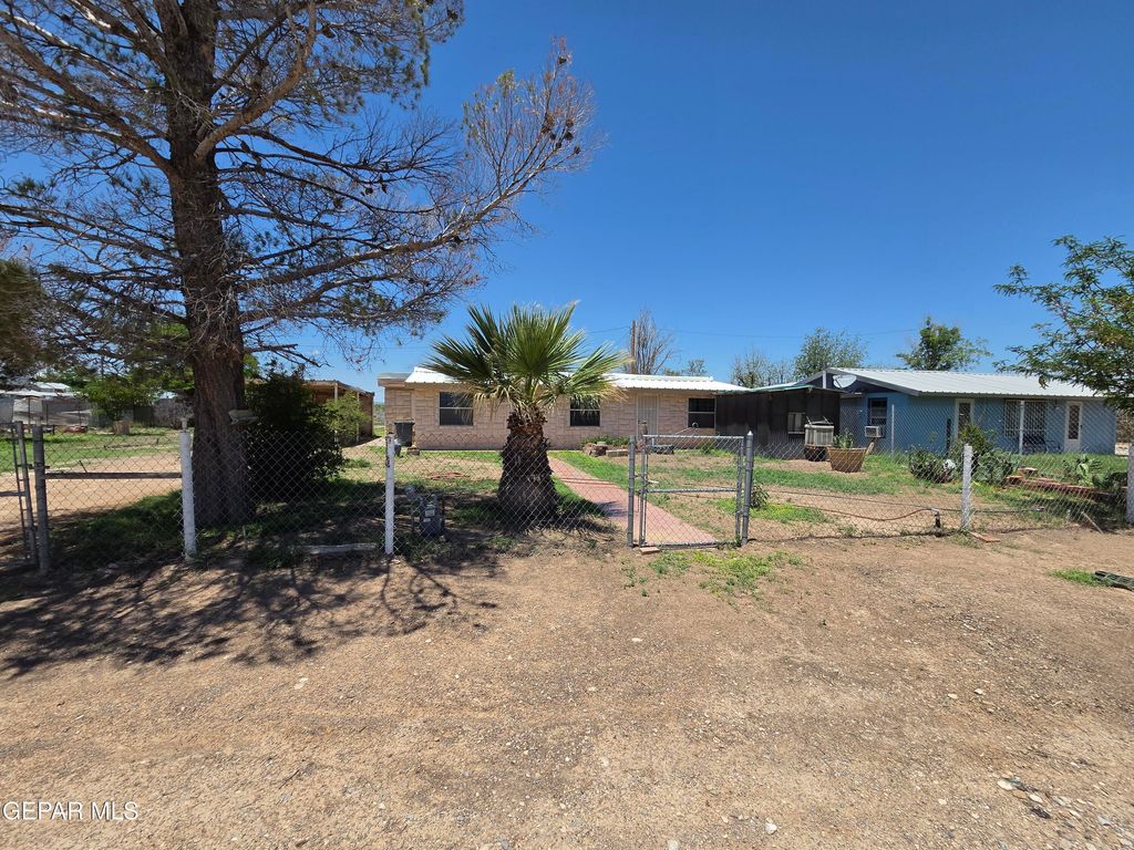 Photo of 506 Dodson Street, Dell City, TX 79837 (MLS # 946230)